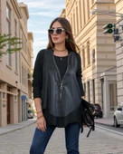 Kadın Uzun Kol Asimetrik Kesim Viskon Bluz Ve çatlak Deri Görünümlü Fermuar Detaylı Yelek Ikili Takım thumbnail 1