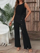 Kadın Kolsuz Düğmeli Asimetrik Detaylı Bürümcük Bluz Ve Pantolon Takım thumbnail 1