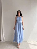 Kadın Krinkil Kumaş Beli Gipeli Halter Yaka Maxi Boy Elbise thumbnail 1