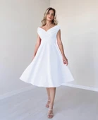 Kadın Kısa Kollu Kruvaze Yaka Eteği Volanlı Krep Elbise thumbnail 3