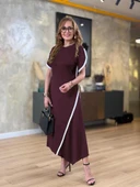 Kadın Kısa Kollu Bisiklet Yaka çift şerit Renk Detaylı Asimetrik Kesim Viskon Iki Iplik Elbise thumbnail 1