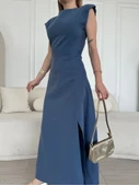 Keten Yandan Yırtmaçlı  Uzun Sıfır Kolsuz Elbise - Mavi thumbnail 4