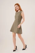 Yanları Zincir Detaylı Sıfır Kol Haki Mini Elbise thumbnail 3