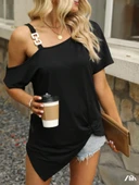 Kadın Tek Omuzu Açık Toka Detaylı Viskon Bluz thumbnail 5