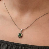 Gümüş Yeşil Çiçek Desenli Otantik Kadın Kolye thumbnail 5