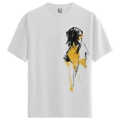 Erkek Beyaz Relaxed Fit %100 Pamuk Tişört – Karakalem Portre ve Sarı Brush‑Stroke Baskılı thumbnail 4