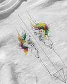 Erkek Beyaz Relaxed Fit %100 Pamuk Tişört – Minimal Simetrik Yüz & Renkli Suluboya thumbnail 3