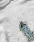 Erkek Beyaz Relaxed Fit %100 Pamuk Tişört – Suluboya Kapı & Taş Duvar Baskılı thumbnail 3