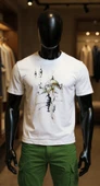 Erkek Beyaz Relaxed Fit %100 Pamuk Tişört – Mürekkep & Suluboya Mimari Kubbe Baskılı thumbnail 1
