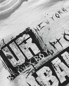 Erkek Beyaz Relaxed Fit %100 Pamuk Tişört – Urban Graffiti Tipografi Büyük Ön Baskılı thumbnail 3