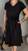 Kadın Kısa Kollu V Yakalı Beli Kuşaklı Ithal Keten Elbise thumbnail 3