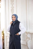 Kapşonlu Düğmeli Kolsuz Cepli Kapitone Uzun Yelek - (38-46) - 71308 - Lacivert - 3