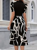 Kadın Kısa Kollu Yarı Balıkçı Yaka üst Viskon Alt Desenli Dokuma Midi Elbise thumbnail 2