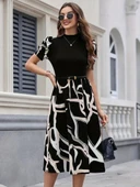 Kadın Kısa Kollu Yarı Balıkçı Yaka üst Viskon Alt Desenli Dokuma Midi Elbise thumbnail 9