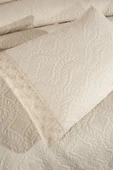 Zoya Dantelli Kapitoneli Ultrasonik Çift Kişilik Yatak Örtüsü Bej thumbnail 7