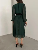 Kadın şifon Kumaş Astalı Kloş Kesim Kruvaze Yaka Midi Boy Elbise thumbnail 3