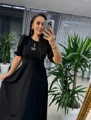 Kadın Kısa Kollu Bisiklet Yaka Fiyonk Broşlu Midi Janjan Krep Elbise thumbnail 4