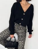 Kadın önü Düğmelitriko Hırka thumbnail 11