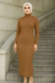 Kadın Boğazlı Uzun Fitilli Tesettüre Uygun Triko Dokuma Elbise - Kahverengi thumbnail 2