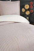 Elisa Dolgulu Çift Taraflı Çift Kişilik 240x260 Cm Yatak Örtüsü Pudra thumbnail 4
