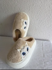 Kadın Kedili Peluş Rahat Ev Terliği 25BNT133 thumbnail 2