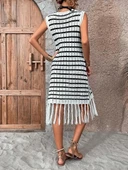 Kadın Kolsuz V Yaka Eteği Püsküllü çizgi Desen Triko Elbise thumbnail 3