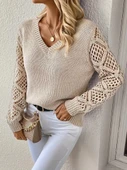 Kadın Uzun Kollu V Yaka Kol Delikli Baklava Desen Detaylı Triko Kazak thumbnail 2
