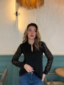 Kadın Uzun Kollu Kolları Dantelli Hakim Yaka Krep Bluz thumbnail 5
