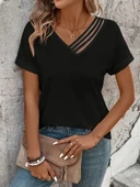 Kadın Kısa Kollu V Yakalı şerit Detaylı Viskon Bluz thumbnail 1