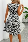 Kadın Sıfır Kollu önden çapraz Detaylı Leopar Desenli Süprem Elbise thumbnail 2