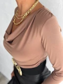 Kadın Sandy Kumaş Degaje Yaka Uzun Kollu Bluz thumbnail 2