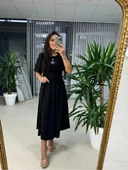 Kadın Kısa Kollu Bisiklet Yaka Fiyonk Broşlu Midi Janjan Krep Elbise thumbnail 2