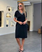 Kadın Kısa Kollu V Yakalı Yanlardan Yırtmaç Ve Düğmeli Viskon Iki Iplik Elbise thumbnail 1