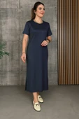 Kadın Kısa Kollu Bisiklet Yaka Yırtmaçlı Viskon Iki Iplik Elbise thumbnail 2