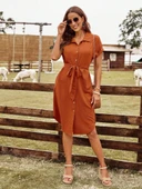 Kadın Kısa Kollu Yakalı önden Düğmeli Beli Kuşaklı Bürümcük Elbise thumbnail 1