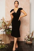 Kadın Kısa Kelebek Kollu Kruvaze Yaka Ithal Krep Midi Elbise thumbnail 1