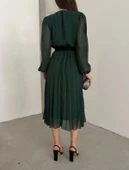 Kadın şifon Kumaş Astalı Kloş Kesim Kruvaze Yaka Midi Boy Elbise thumbnail 3