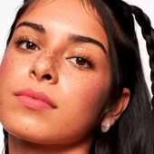 Essence Makeup Base Glow Booster Magic Filter - 20 Medium 14 ml thumbnail 2