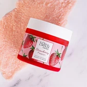 The Bath Factory Vücut Peelingi - Çilek Aromalı 300 gr thumbnail 2