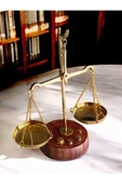 Ofisinize Sanat Katın 3’lü Masaüstü Dekorasyonu Batmayan Gemi Biblosu Kum Saati ve Adalet Terazisi - 2