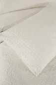 Zoya Dantelli Kapitoneli Ultrasonik Çift Kişilik Yatak Örtüsü Krem thumbnail 5