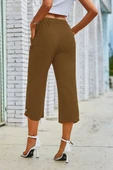 Kadın Beli Lastikli Düğme Ve Cep Detaylı Kapri Ithal Keten Pantolon thumbnail 5