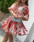 Kadın Kısa Balon Kollu Yuvarlak Yakalı Pileli Desenli Mini Elbise thumbnail 5