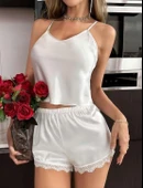 AmoraSecret AmoraSecret Beyaz Dantel İşlemeli İnce Askılı Saten Şortlu Takım - 1