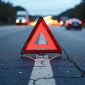 Üçgen Reflektörlü Araç Uyarı Levhası Katlanabilir Trafik Güvenlik Uyarı Levhası Acil Durum Yol Kenarı Ekipmanı thumbnail 7