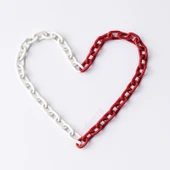 Plastik Zincir 15 Mt Uyarı Yönlendirme Kırmızı Beyaz Dayanık Güvenlik İşaretleme Sınır Belirleme thumbnail 1