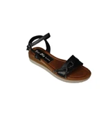 YAZKIŞ Kadın Siyah Beyaz Cilt Yanı taşlı Tokalı Bilekten Bağlamalı 3cm rahat Taban Sandalet thumbnail 1