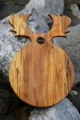 EGEWOODART Kesme Tahtası Gürgen Ahşap Özel Geyik Boynuzlu Yuvarlak Kesme Ve Servis Tahtası thumbnail 5