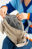 Klinkır Kadın Postacı Çanta Çok Cepli 30*20 Cm Su İtici Kumaş Bayan Çapraz Askılı Omuz Çantası thumbnail 4