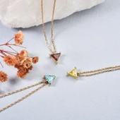 925 Ayar Gümüş Altın Kaplama Üçgen Tek Taş 6,50 mm Kolye - CNS00655 thumbnail 5